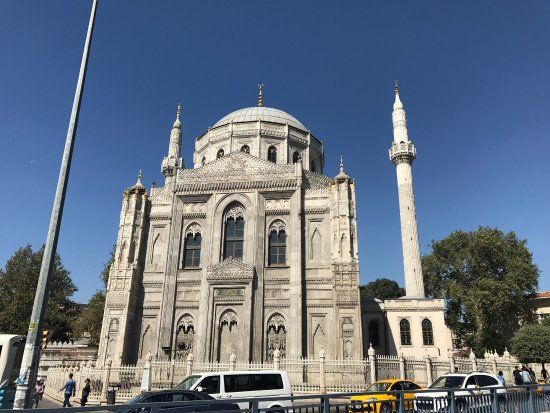 Mezquita de Pertevniyal Valide Sultan