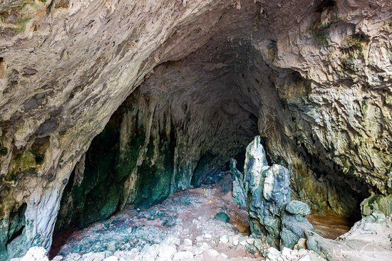 Skotino Cave