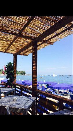 Nais Beach Bar & Restaurant