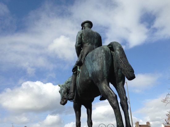 Statue équestre de Douglas Haig