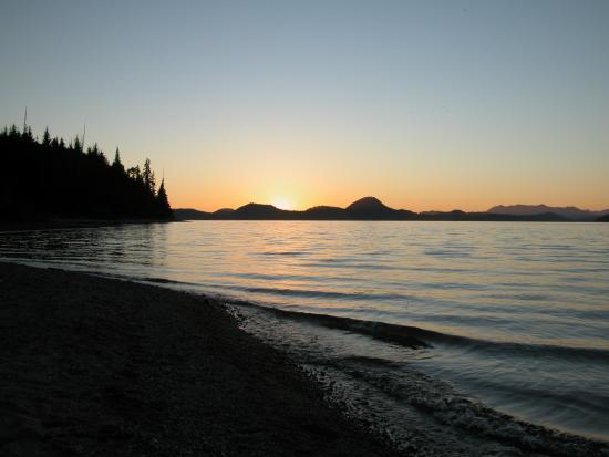 Kennedy Lake Provincial Park