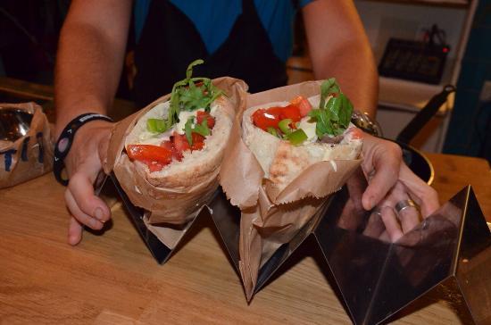 Dwiny Pita Bar