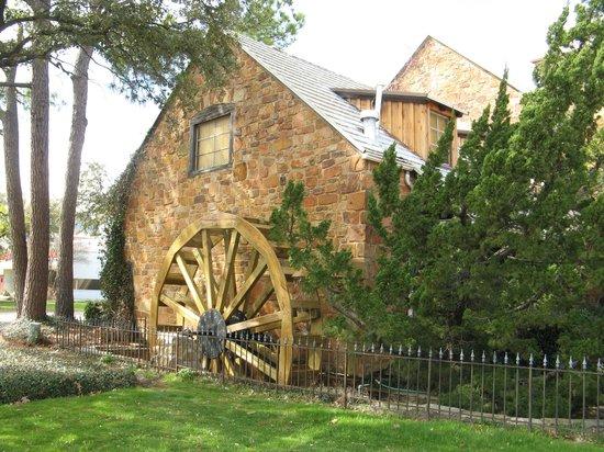 Old Mill Inn