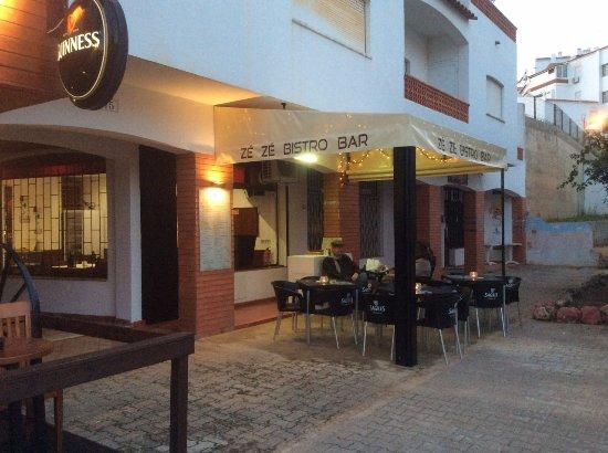 Ze Ze Bistro Bar