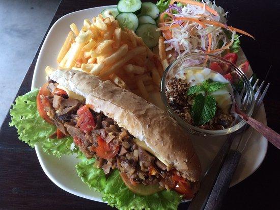 Cafe DinDee