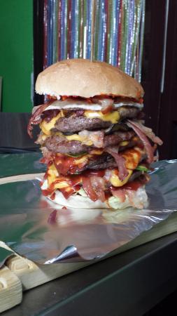 Burger & friend
