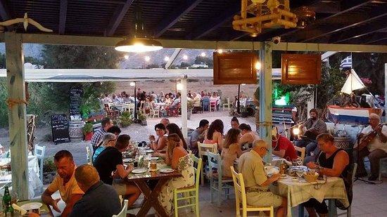 To Koutouki Tou Bekri Taverna