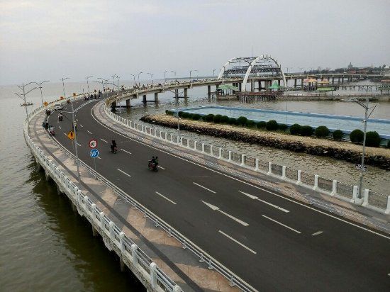Suroboyo Bridge