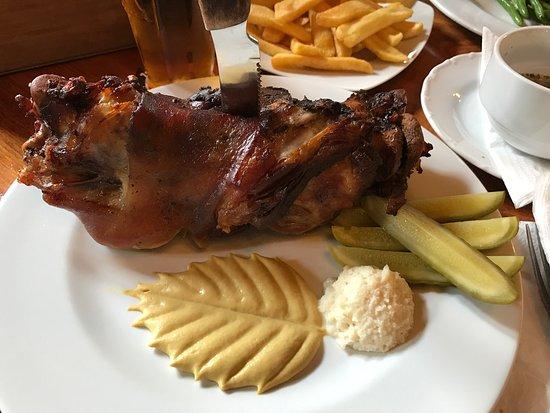 Velkopopovicka pub