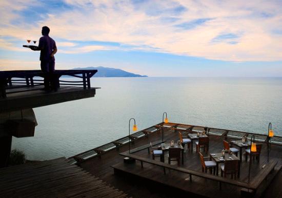 Dining on the Rocks