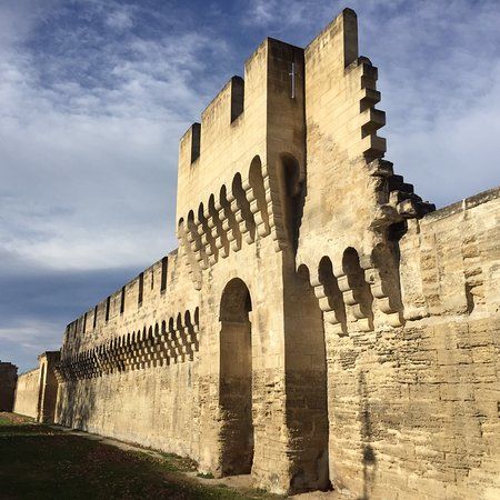 Avignon city wall