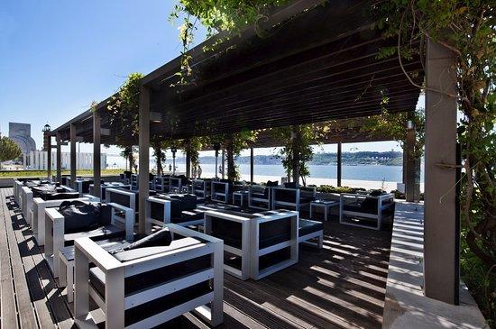 Deck Bar