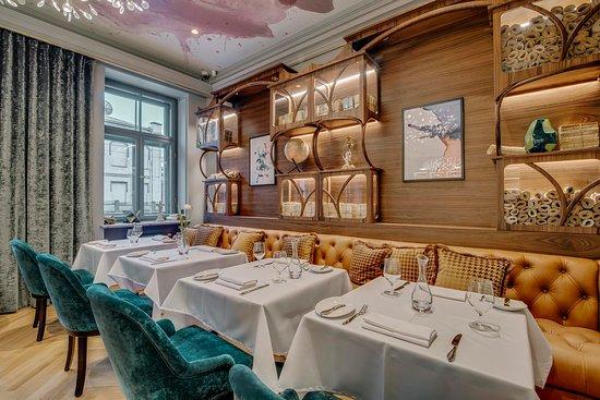 SNOB Bar & Restaurant