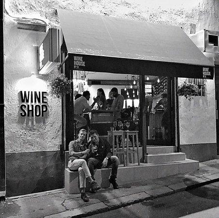 Wine House 11