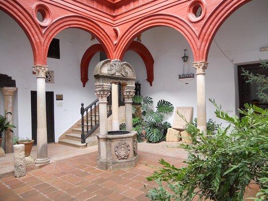 Palacio de Mondragón
