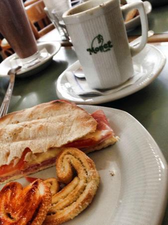 Cafe Monet