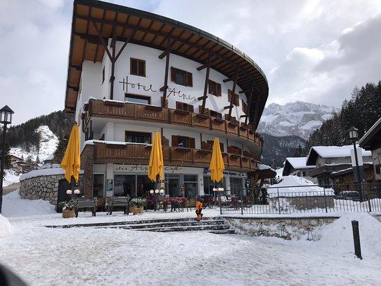 Cafe Des Alpes