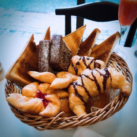 Cafe Aroma Inn