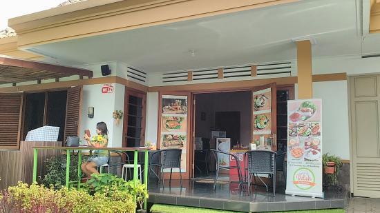 Delish Cafe