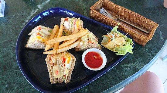 Selini Cafe & Bakery