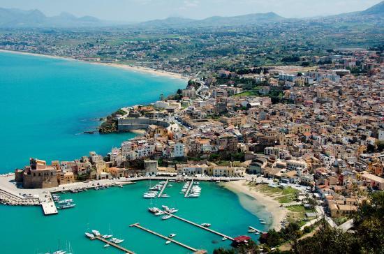 Spiaggia di Castellammare del Golfo