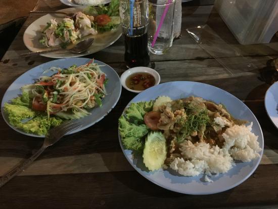 Sing's Beach Bar and Restaurant