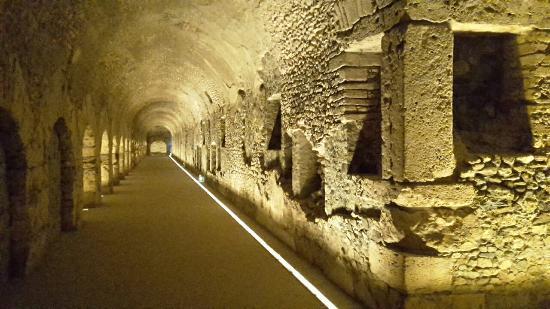 Cryptoportique du forum romain d'Aoste