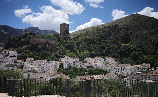 Yedra Castle
