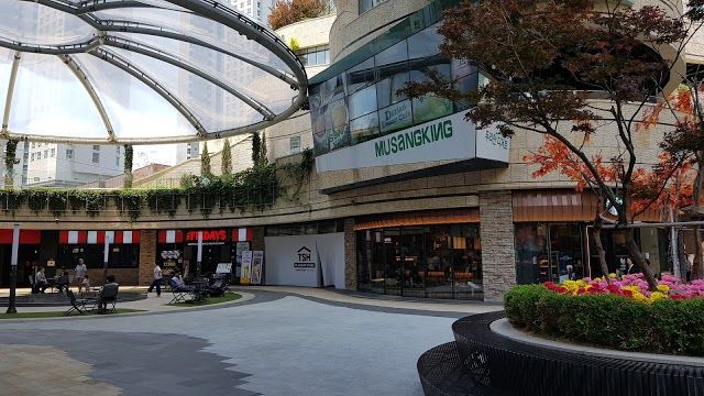 Centre commercial Mecenatpolis