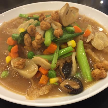 Mae Sri Ruen Noodle