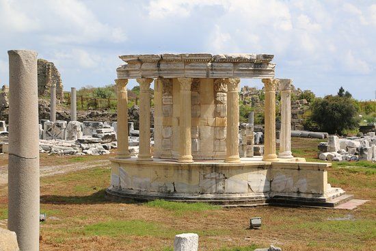 Tyche Tapinagi
