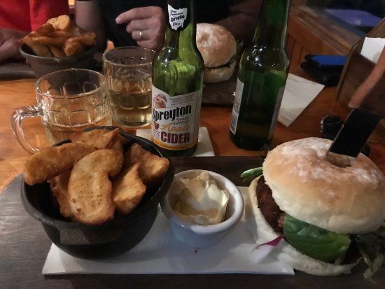 Peppers Cradle Mountain Lodge Tavern Bar & Bistro