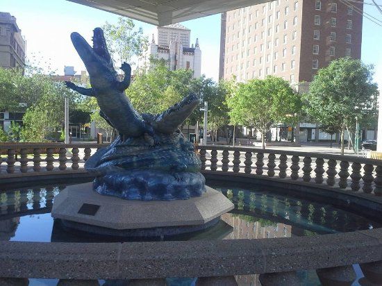 San Jacinto Plaza