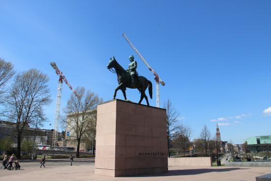 Statue équestre du Maréchal Mannerheim