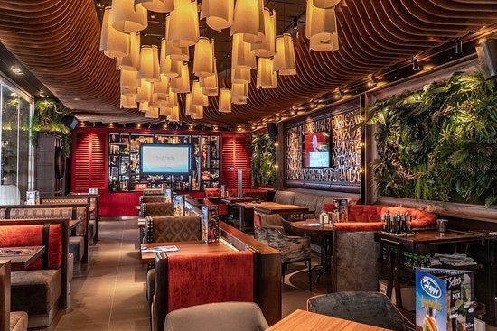 Happy Bar & Grill