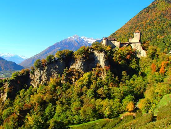 Schloss Tirol