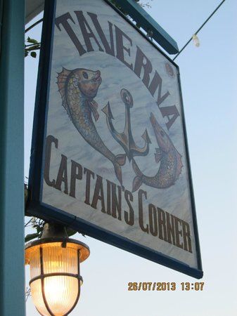 Captain's Corner Taverna